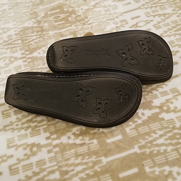 Alegria by PG Lite Floral Mary Janes - Picture 6 of 7